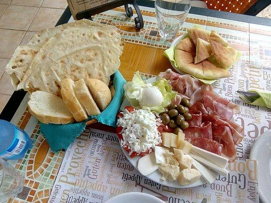 Bar Paninoteca Serra Orrios