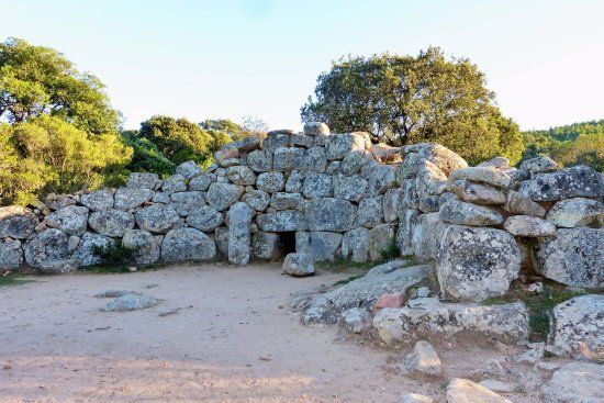 Tomba dei Giganti Is Concias